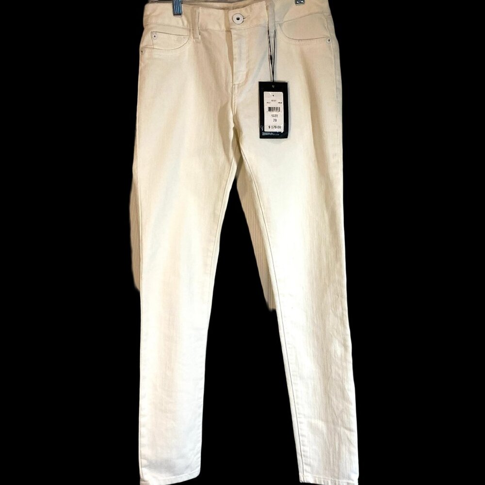 DL 1961 Off White Lady's Jeans (Size 28) New With Tags!!
